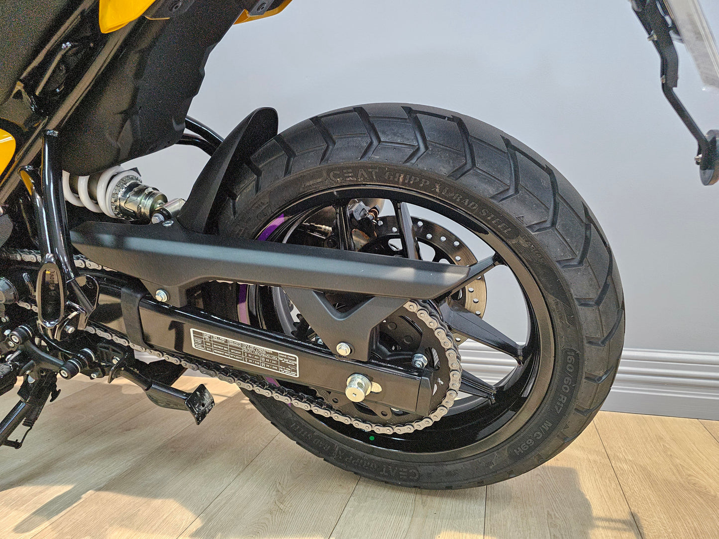 Royal Enfield Guerrilla 450 ex-demo