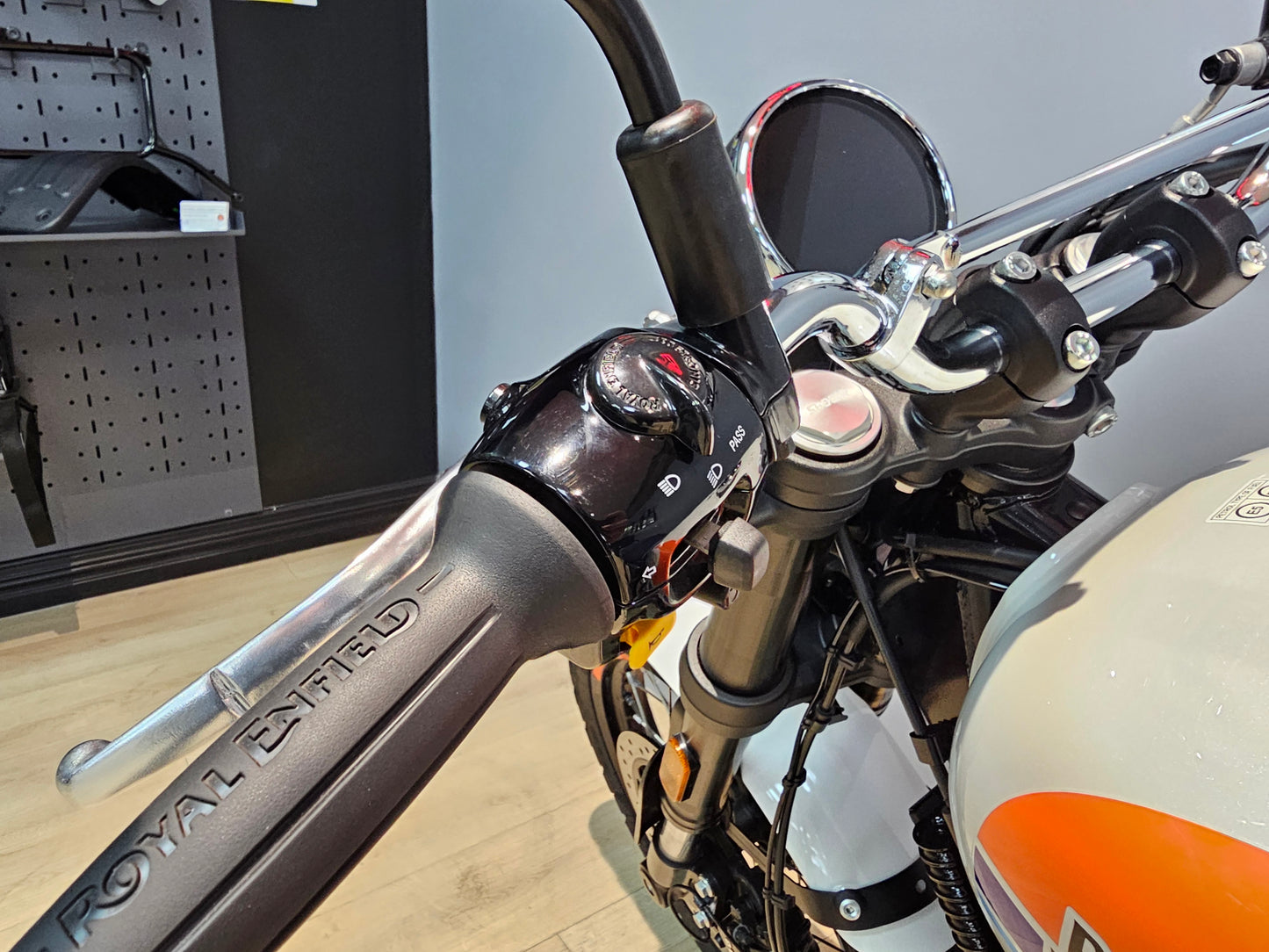 Royal Enfield Bear 650. ex-demo