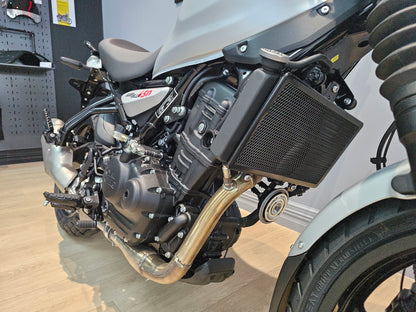 Royal Enfield Guerrilla 450 (Smoke Silver)