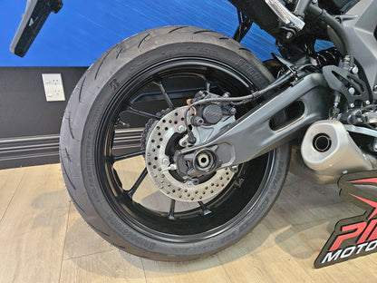 2025 Yamaha YZF-R7 LA