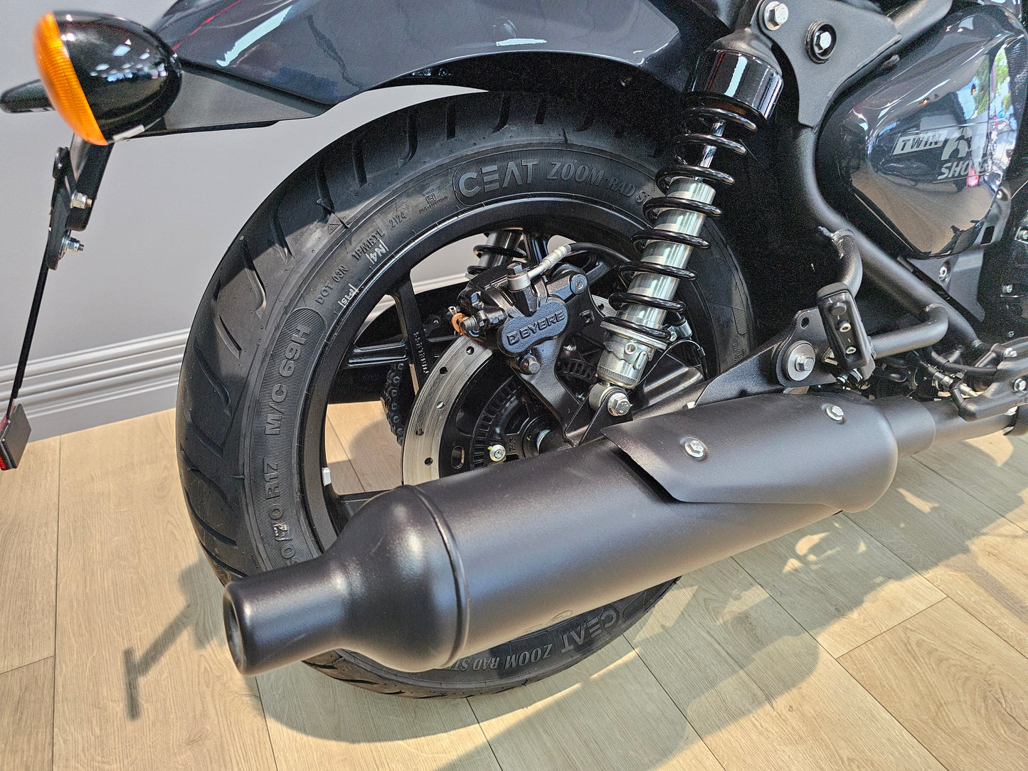 Royal Enfield Shotgun 650