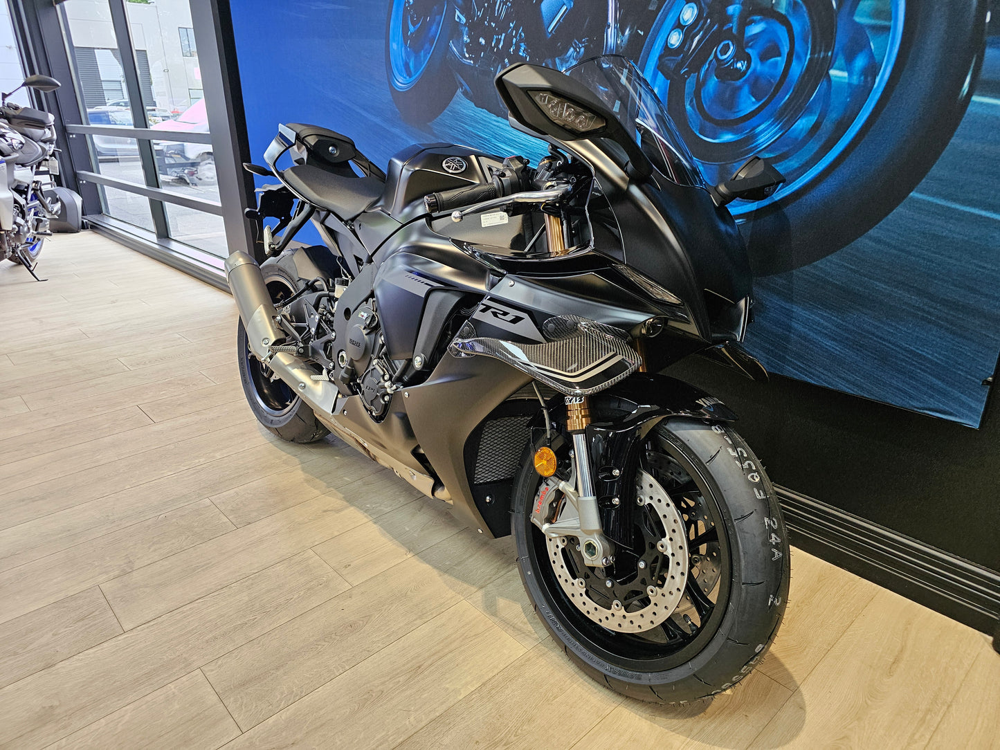 2025 YZF-R1
