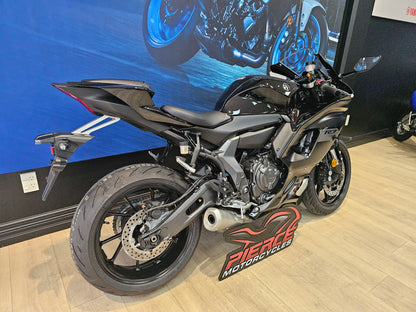 2025 Yamaha YZF-R7 LA