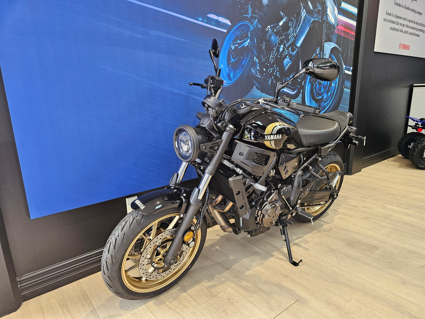 Yamaha XSR700 2023