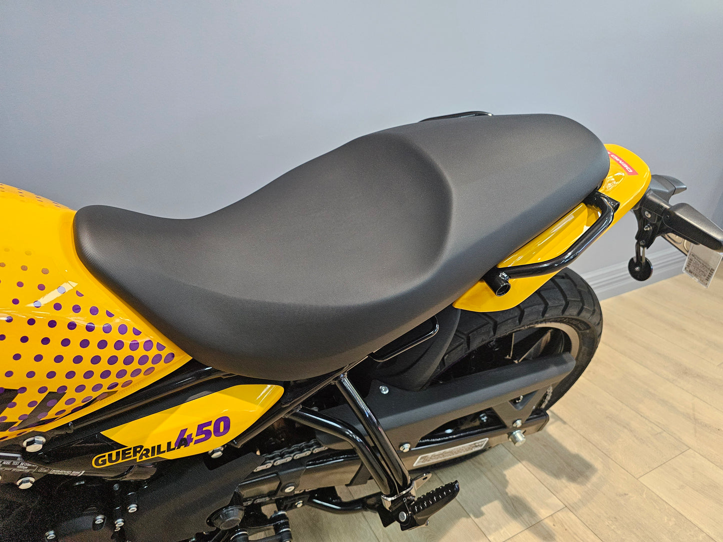 Royal Enfield Guerrilla 450 ex-demo