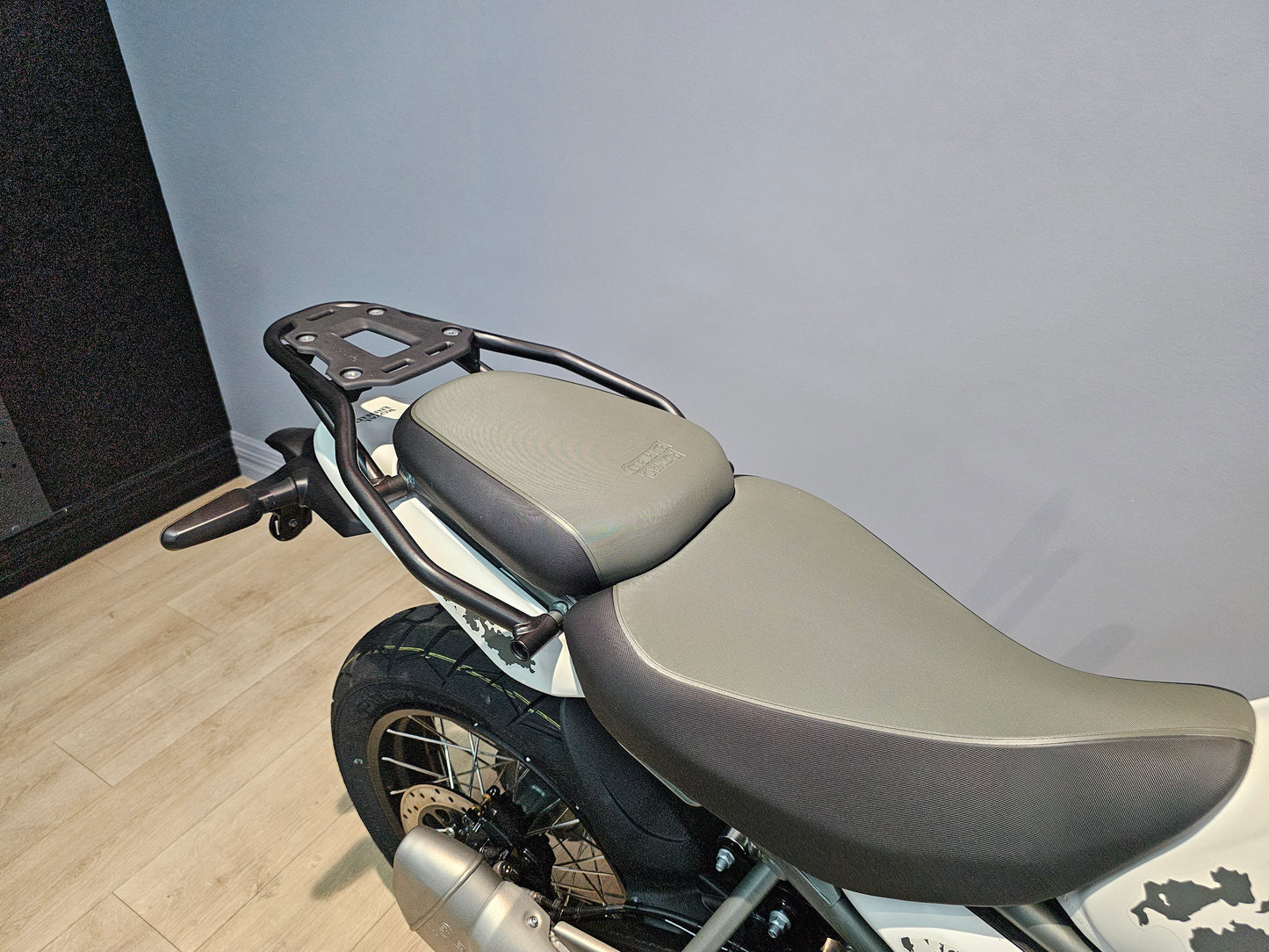 Royal Enfield Himalayan 450 Kamet White