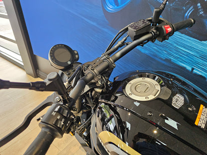 Yamaha XSR700 2023