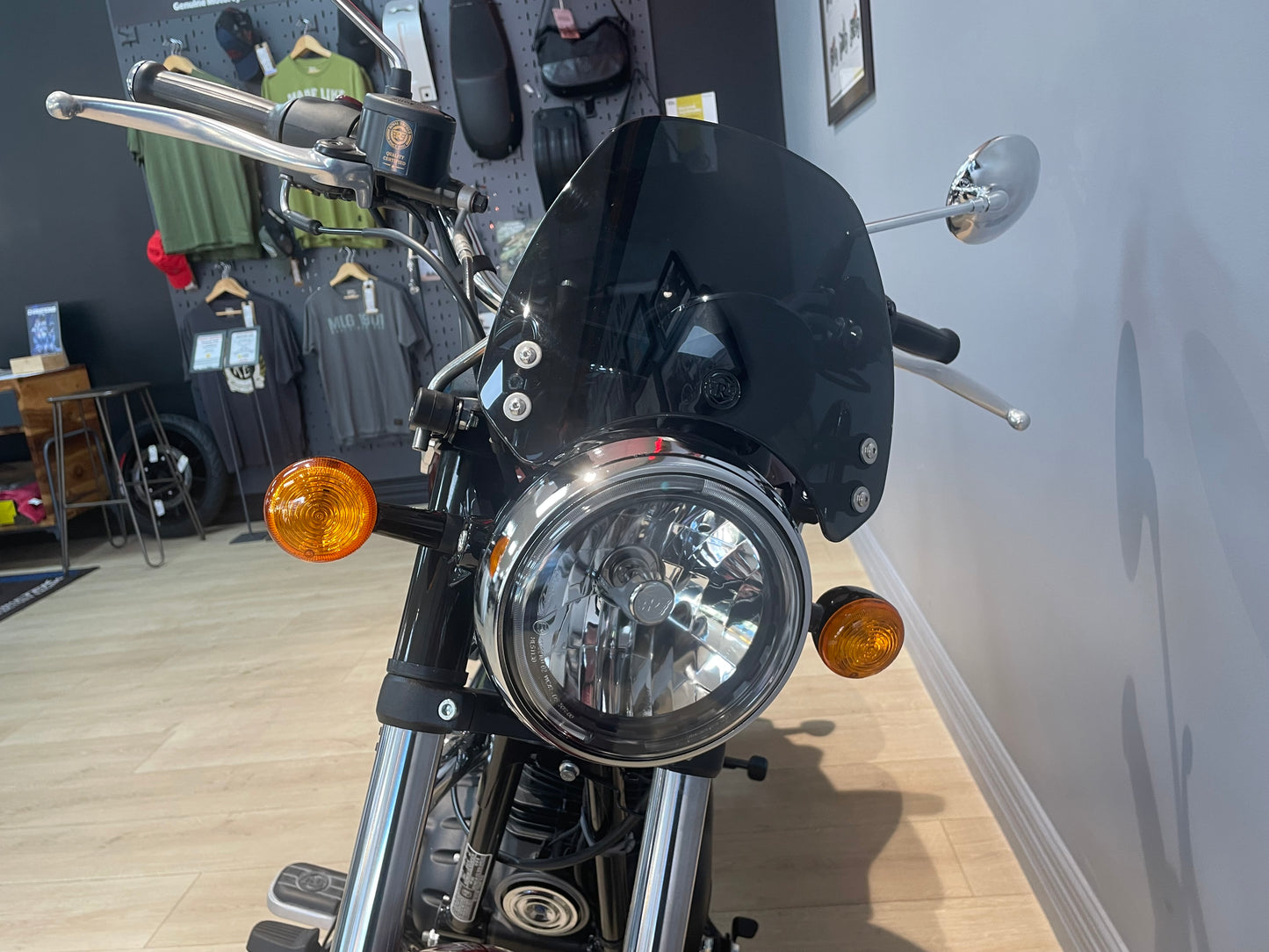 Royal Enfield Meteor 350 Stellar Red