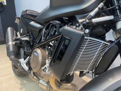2019 Husqvarna 701 Svartpilen