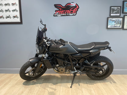 2019 Husqvarna 701 Svartpilen
