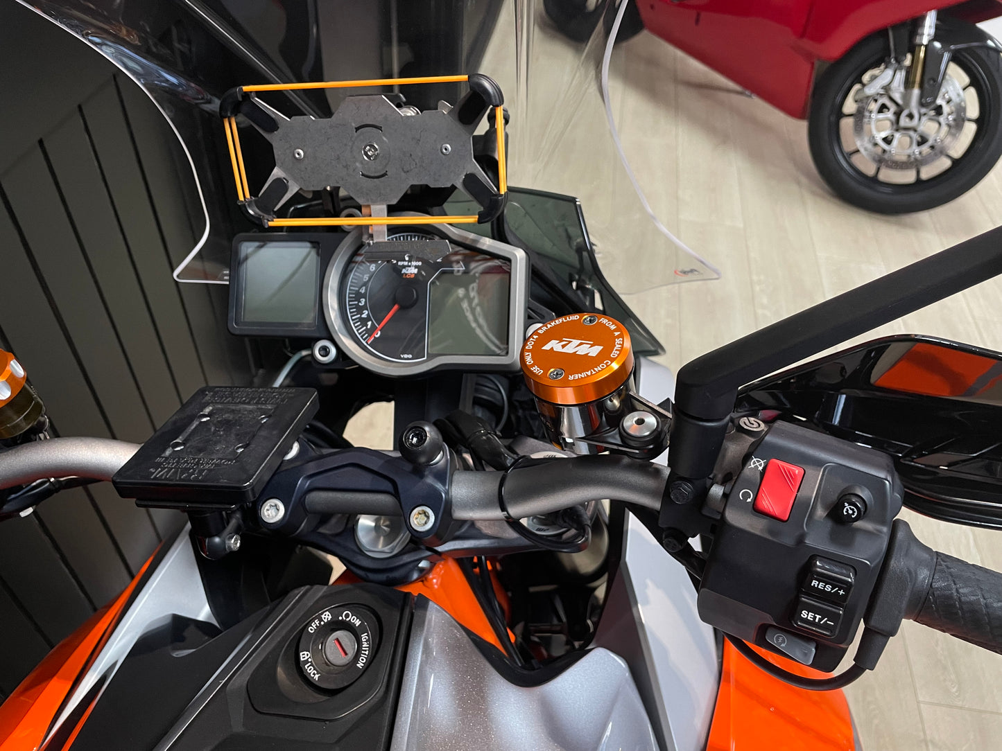 2016 KTM 1290 GT Superduke