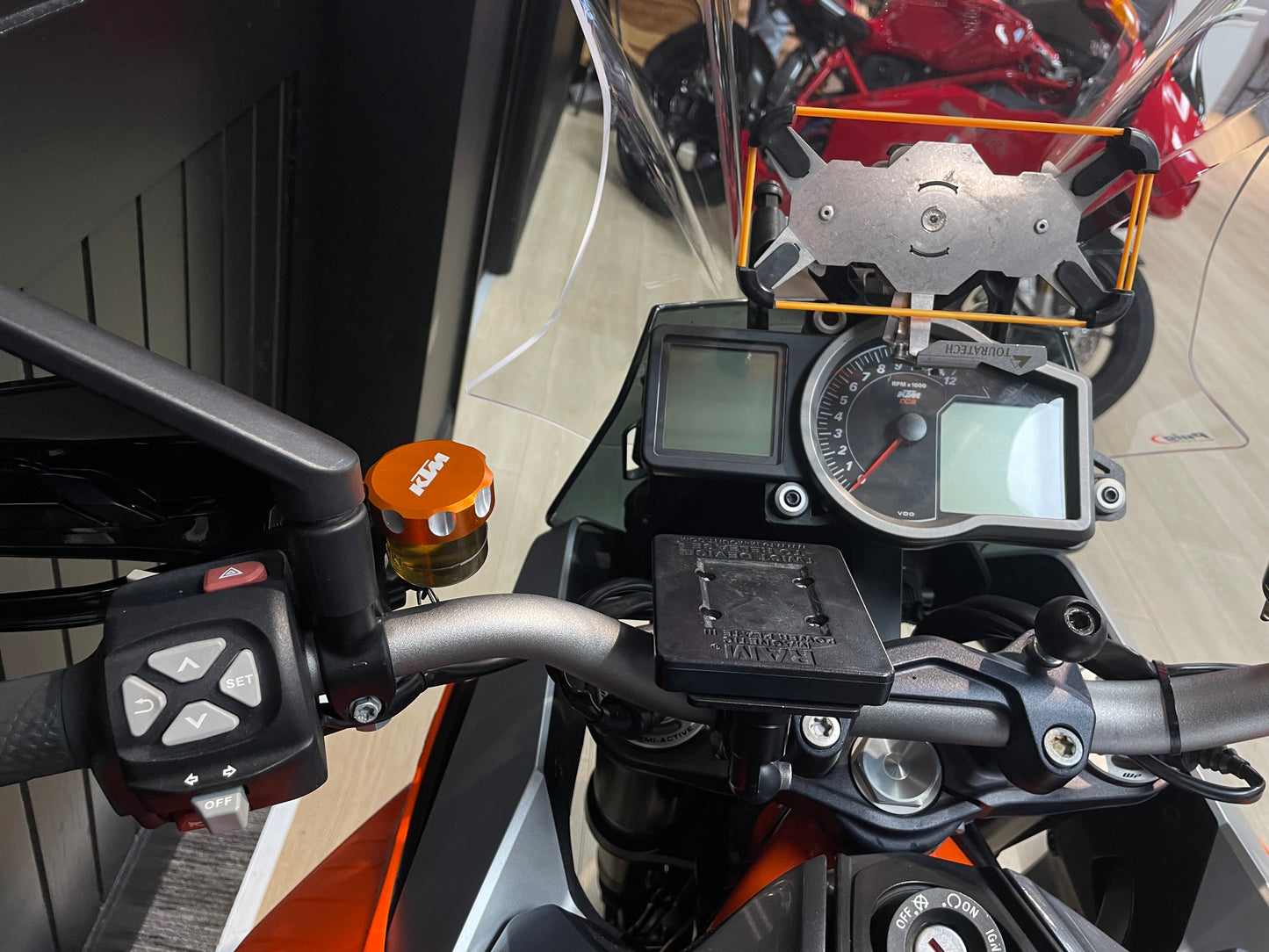 2016 KTM 1290 GT Superduke