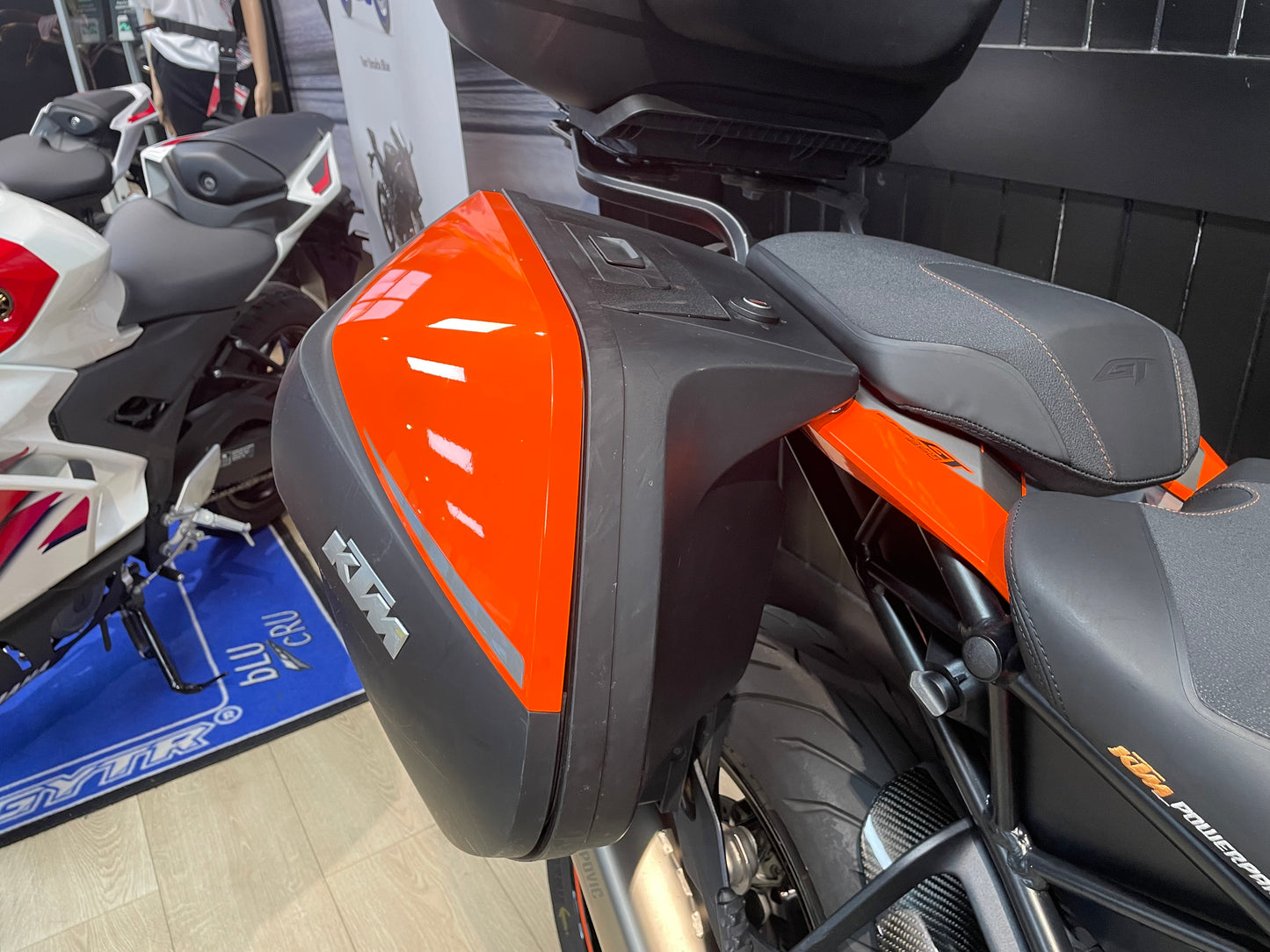 2016 KTM 1290 GT Superduke