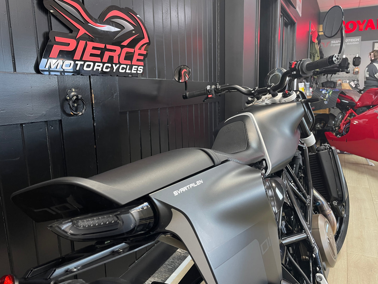 2019 Husqvarna 701 Svartpilen
