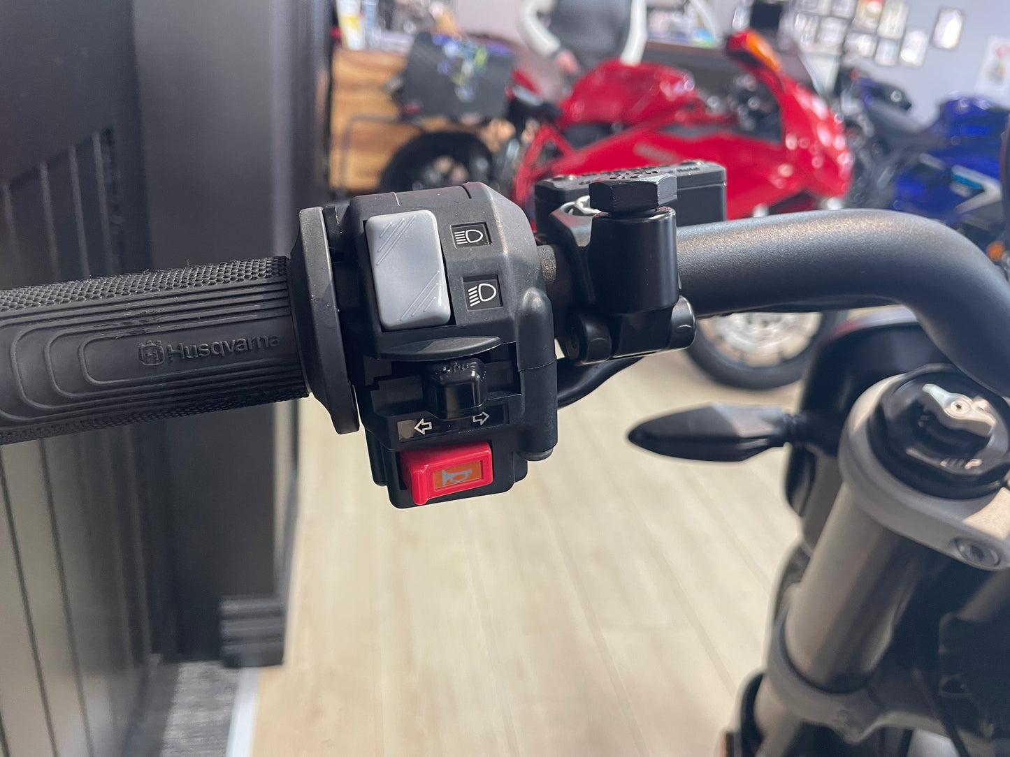 2019 Husqvarna 701 Svartpilen