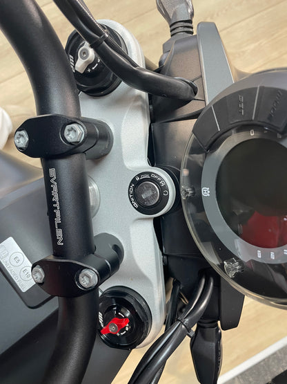 2019 Husqvarna 701 Svartpilen