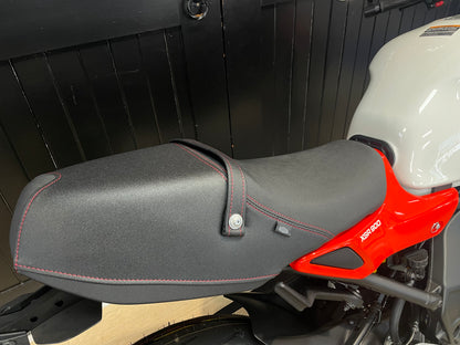 2025 Yamaha XSR900