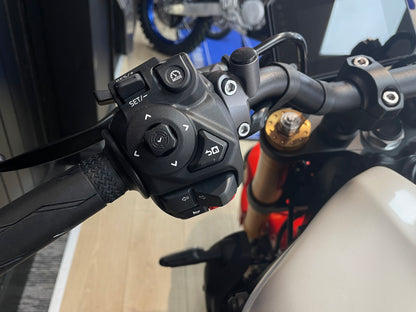 2025 Yamaha XSR900