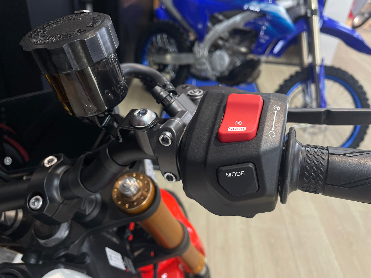 2025 Yamaha XSR900