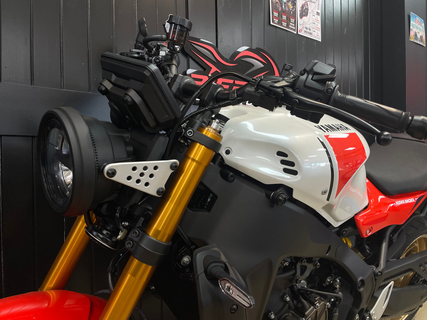 2025 Yamaha XSR900