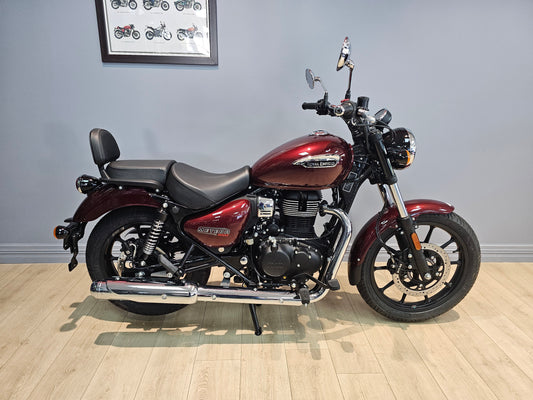 Royal Enfield Meteor 350 Stellar Red